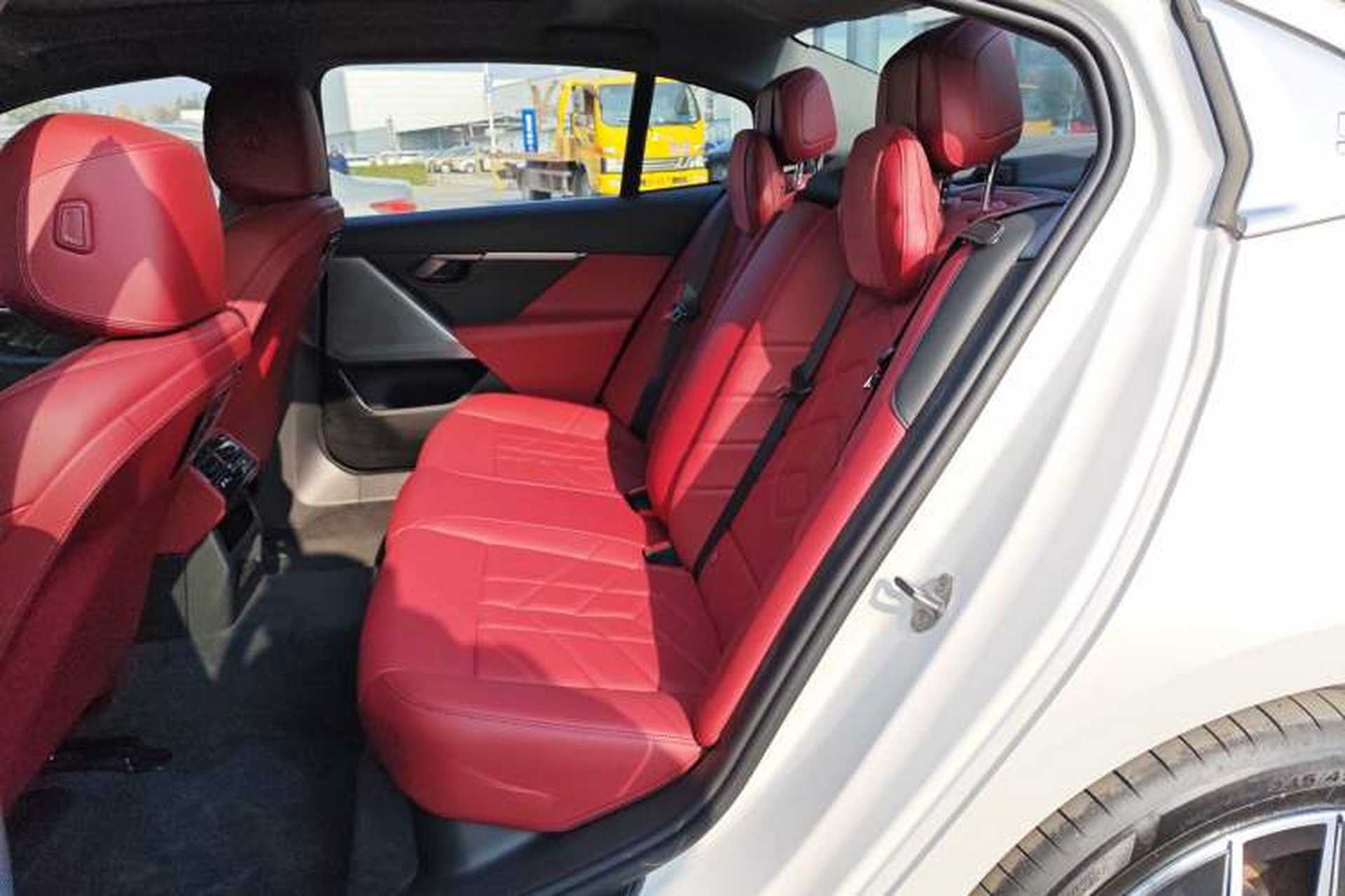 Used BMW i5 2024 eDrive 35L M Sport Package Interior 4