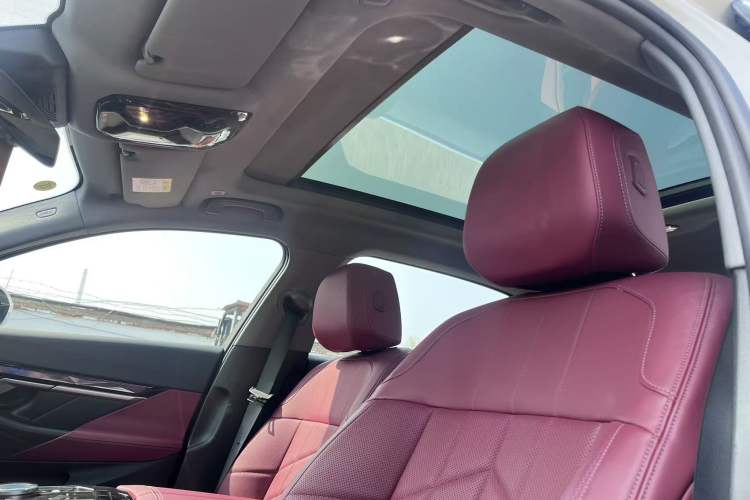 Used BMW i5 2024 eDrive 35L M Sport Package Interior 7
