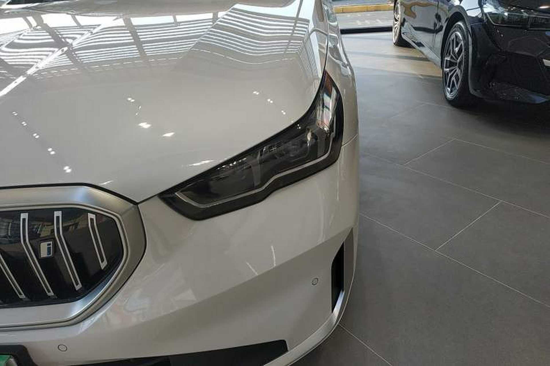 Used BMW i5 2024 eDrive 35L Prestige Luxury Package Left Front Headlight