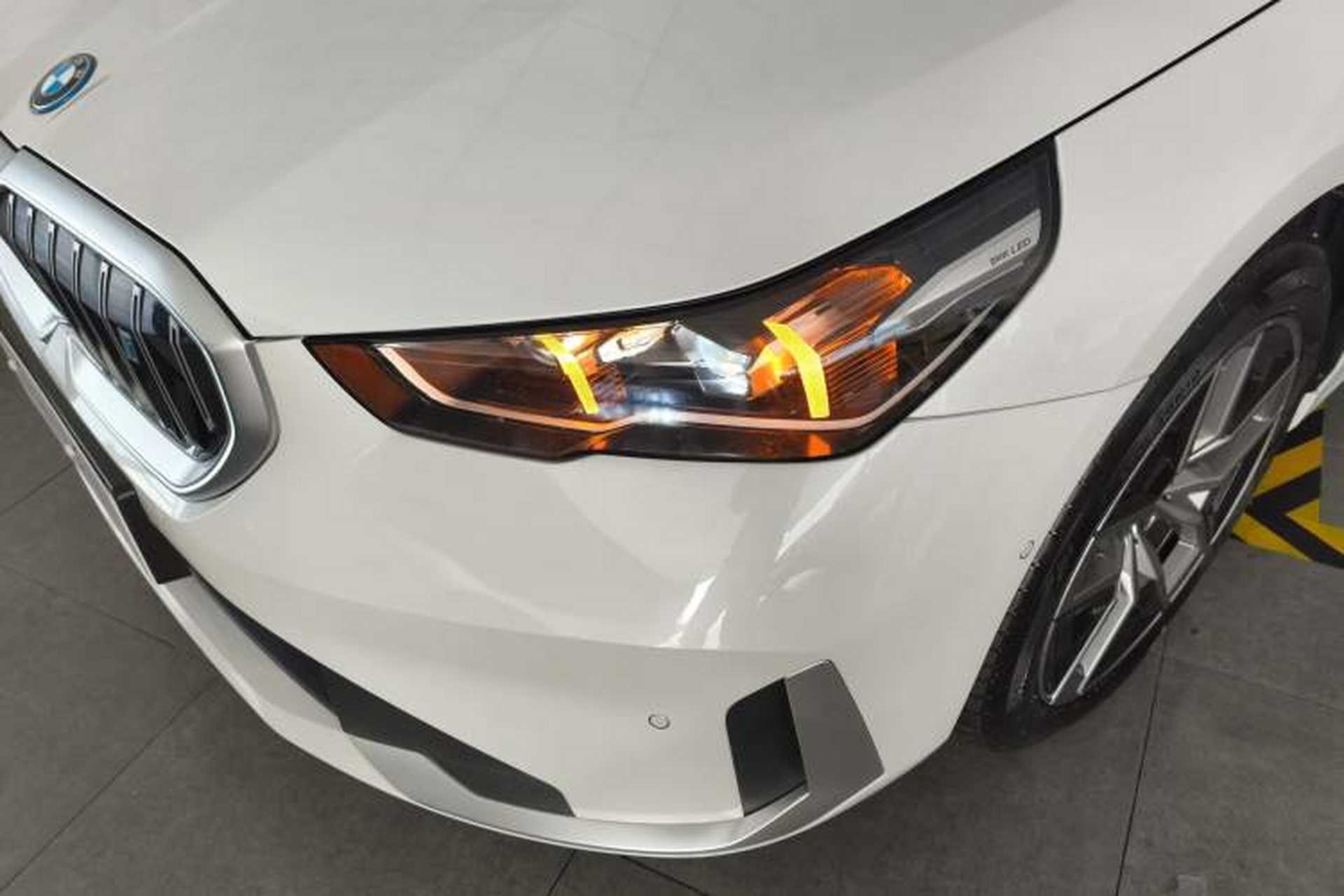Used BMW i5 2024 eDrive 35L Luxury Package Left Front Headlight