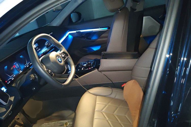 Used BMW i5 2024 eDrive 35L Luxury Package Left Front Seat