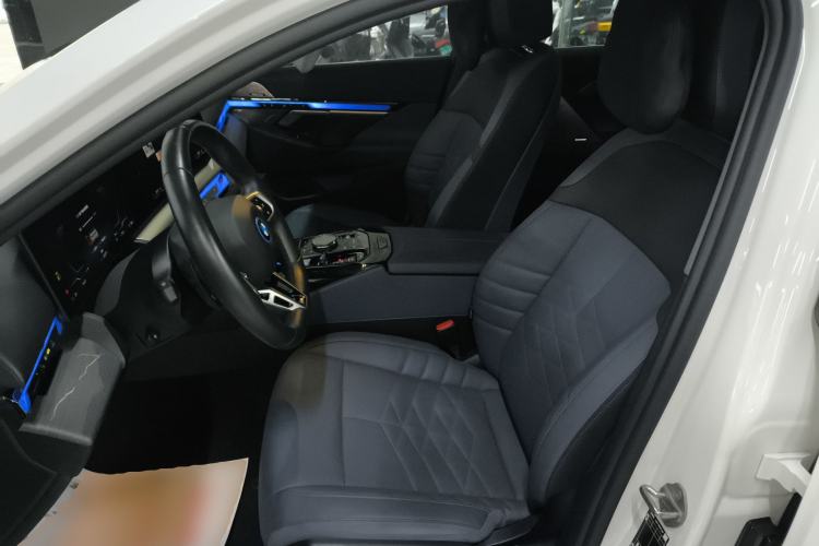 Used BMW i5 2024 eDrive 35L Luxury Model with M Sport Package Left Front Seat