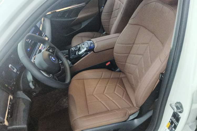 Used BMW i5 2024 eDrive 35L Luxury Package Left Front Seat
