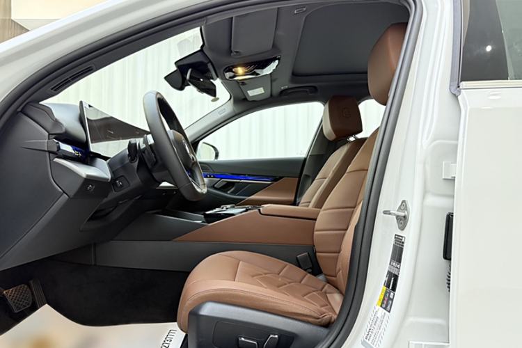 Used BMW i5 2024 eDrive 35L M Sport Package Left Front Seat