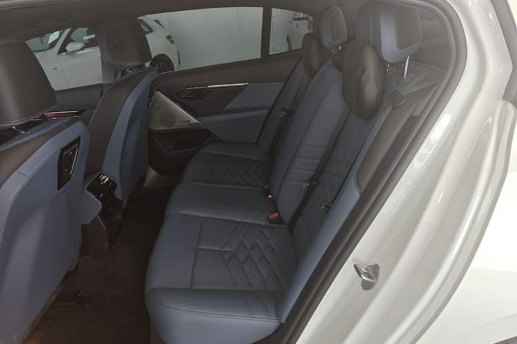 Used BMW i5 2024 eDrive 35L Luxury Model with M Sport Package Left Rear Seat