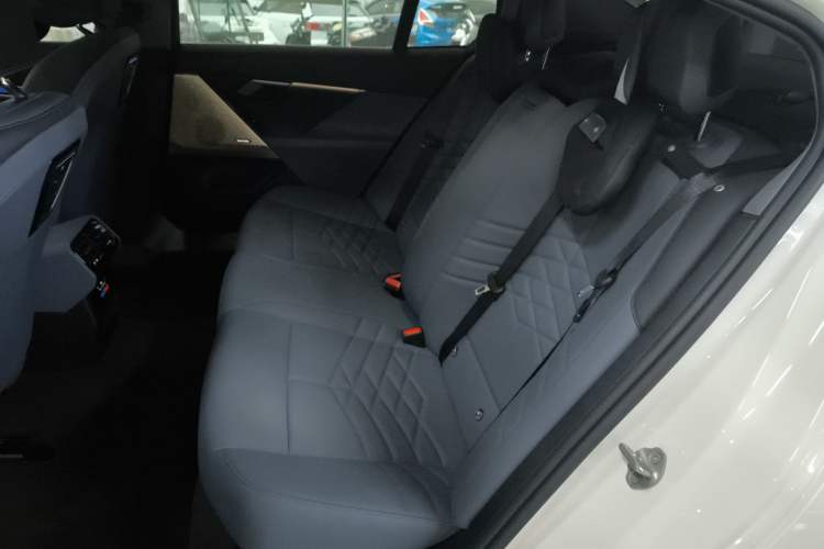 Used BMW i5 2024 eDrive 35L Luxury Model with M Sport Package Left Rear Seat