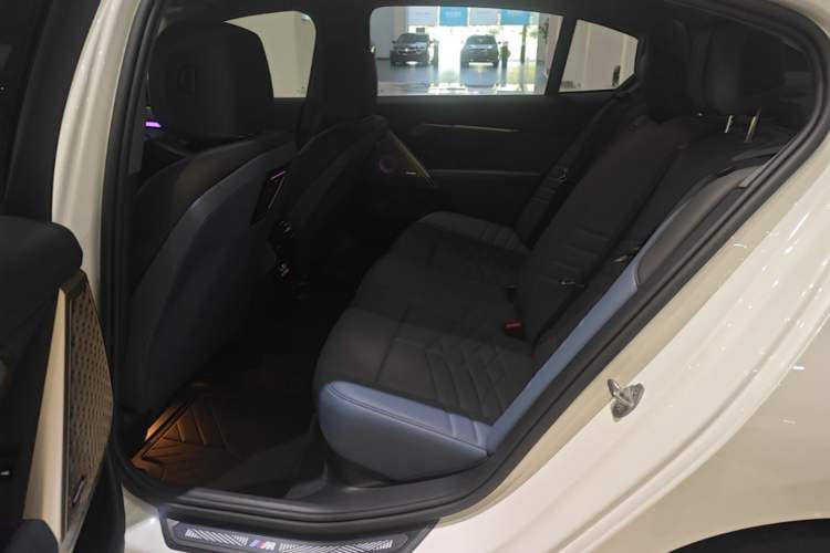 Used BMW i5 2024 eDrive 35L Luxury Model with M Sport Package Left Rear Seat