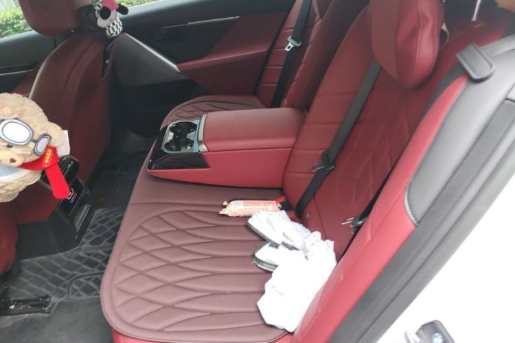 Used BMW i5 2024 eDrive 35L M Sport Package Left Rear Seat
