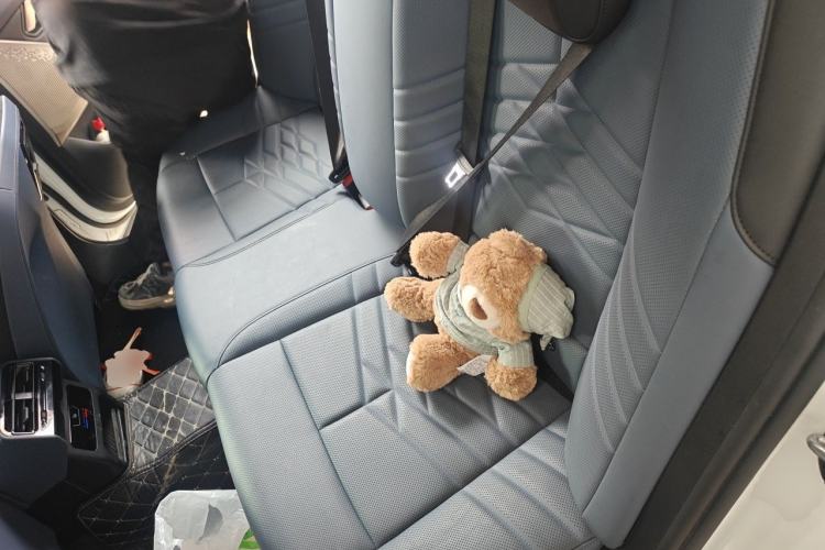 Used BMW i5 2024 eDrive 35L Luxury Package Left Rear Seat
