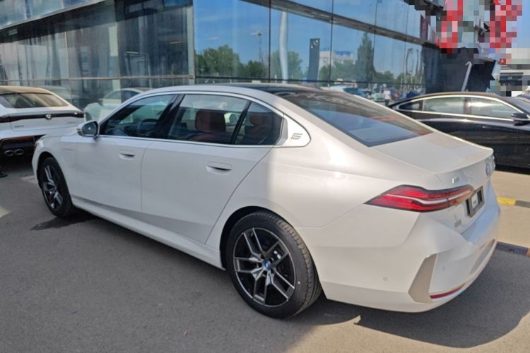 Used BMW i5 2024 eDrive 35L Luxury Package Left Side