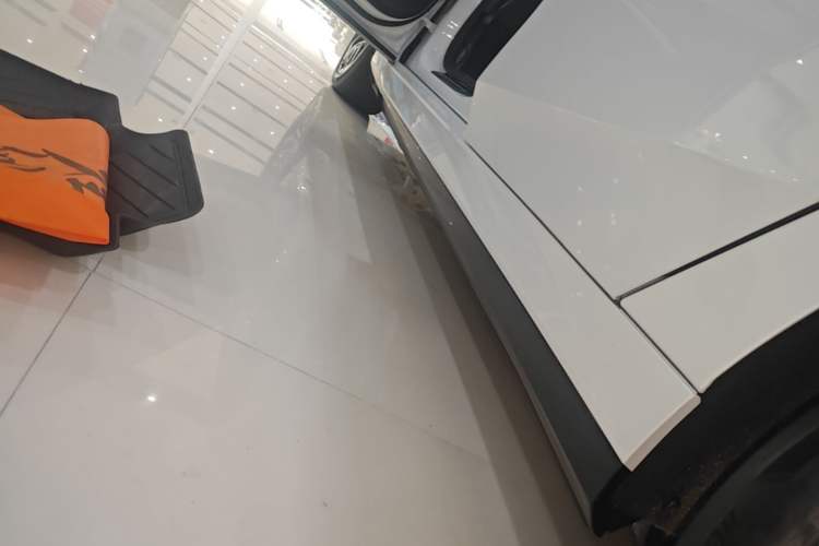 Used BMW i5 2024 eDrive 35L Luxury Model with M Sport Package Left Side Sill
