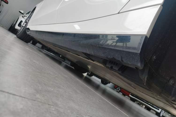 Used BMW i5 2024 eDrive 35L M Sport Package Left Side Sill