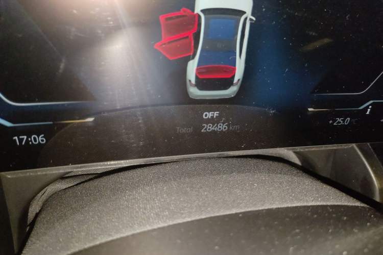 Used BMW i5 2024 eDrive 35L Luxury Package Odometer Close Up