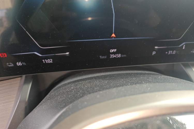 Used BMW i5 2024 eDrive 35L Luxury Package Odometer Close Up