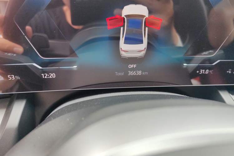 Used BMW i5 2024 eDrive 35L Luxury Model with M Sport Package Odometer Close Up