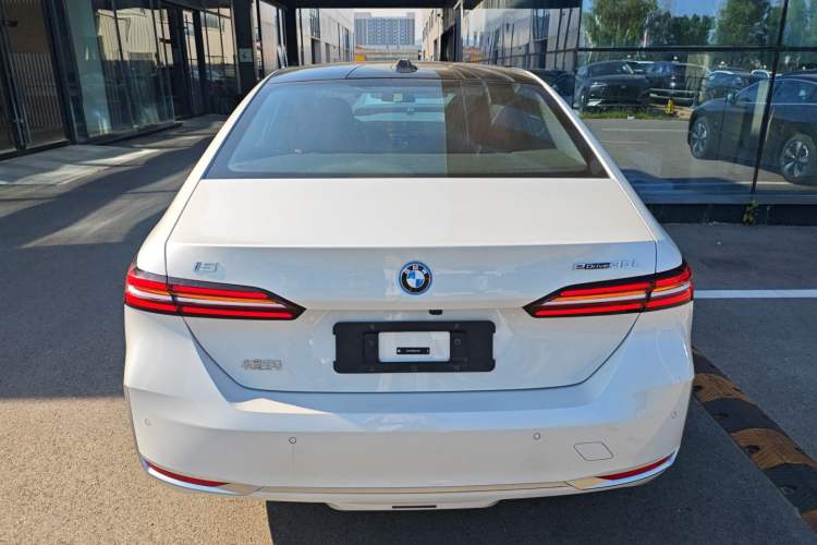 Used BMW i5 2024 eDrive 35L Luxury Package Rear