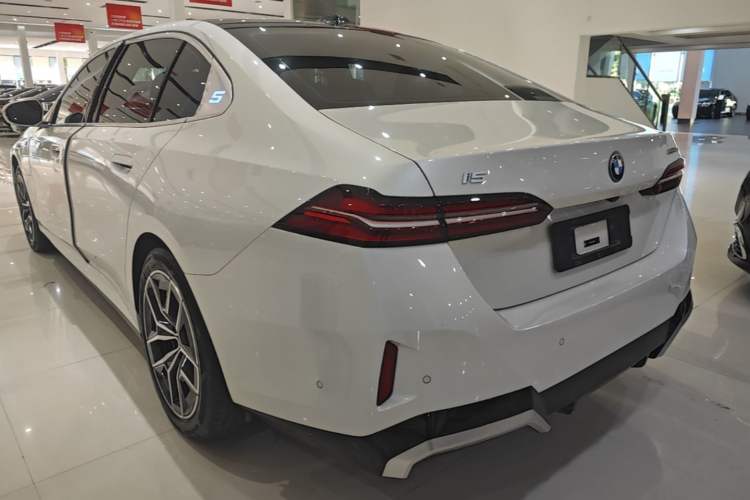 Used BMW i5 2024 eDrive 35L Luxury Model with M Sport Package Rear Left 45 Deg