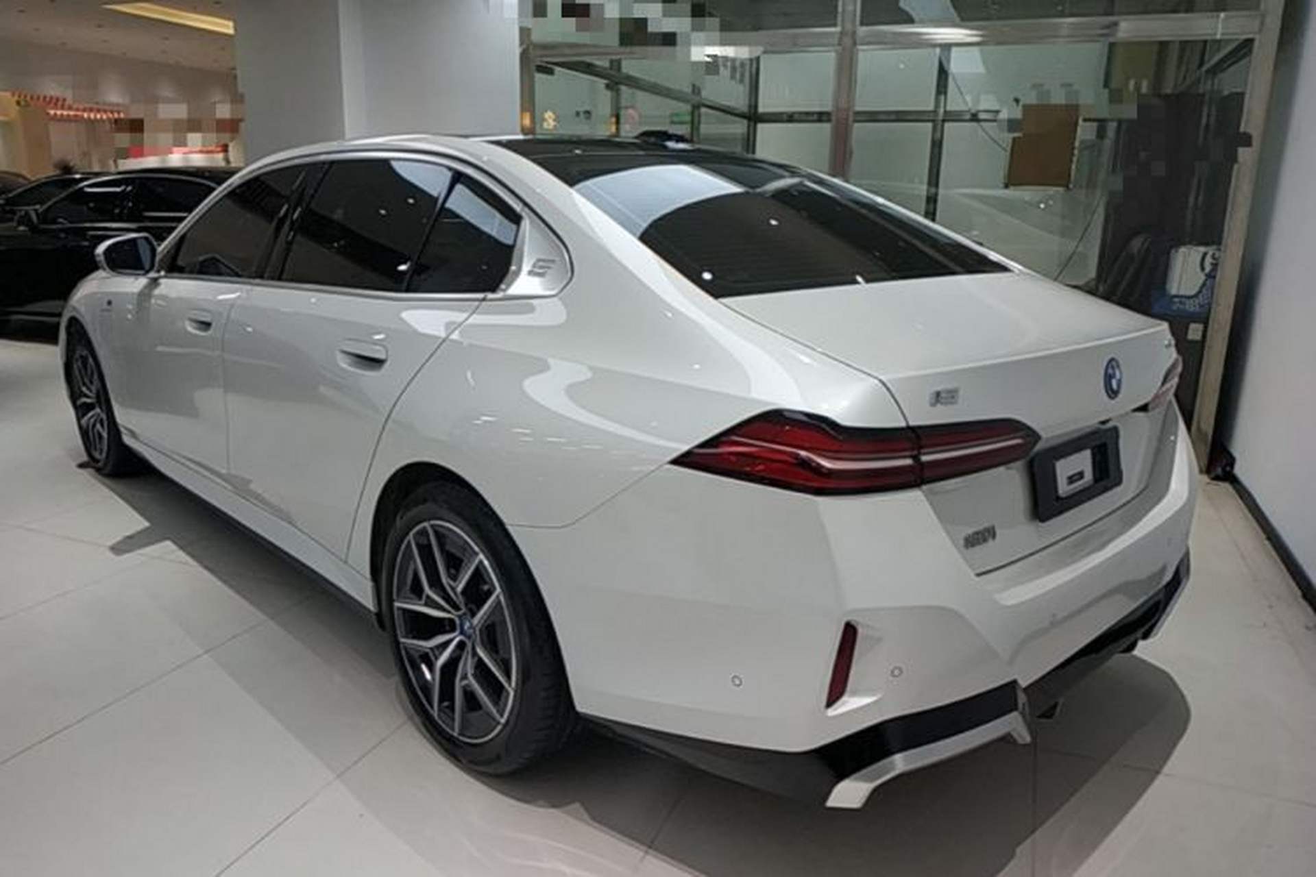 Used BMW i5 2024 eDrive 35L M Sport Package Rear Left 45 Deg