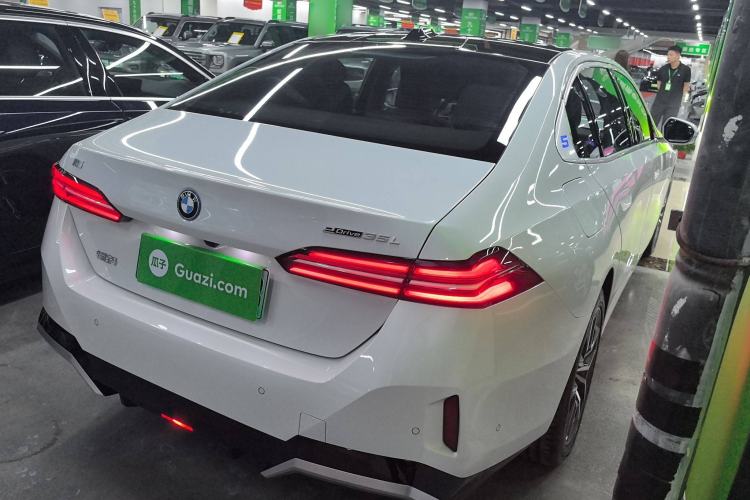 Used BMW i5 2024 eDrive 35L Luxury Model with M Sport Package Rear Right 45 Deg