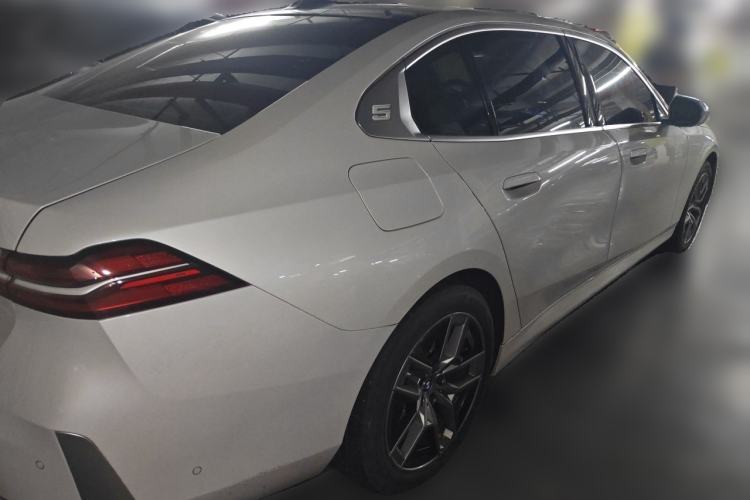 Used BMW i5 2024 eDrive 35L Luxury Package Rear Right 45 Deg