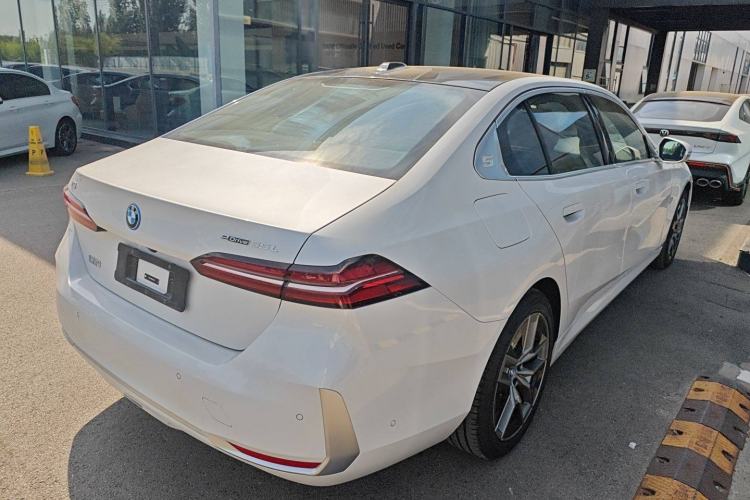 Used BMW i5 2024 eDrive 35L Luxury Package Rear Right 45 Deg