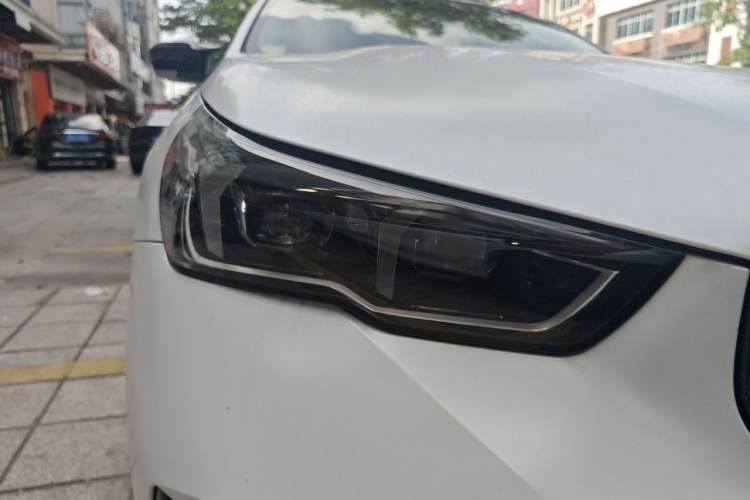 Used BMW i5 2024 eDrive 35L M Sport Package Right Front Headlight