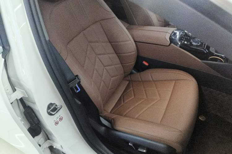 Used BMW i5 2024 eDrive 35L Luxury Package Right Front Seat