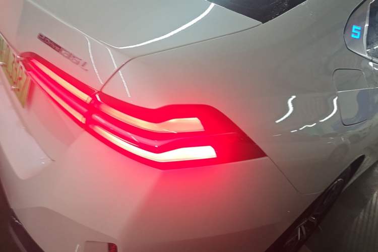 Used BMW i5 2024 eDrive 35L M Sport Package Right Rear Taillight