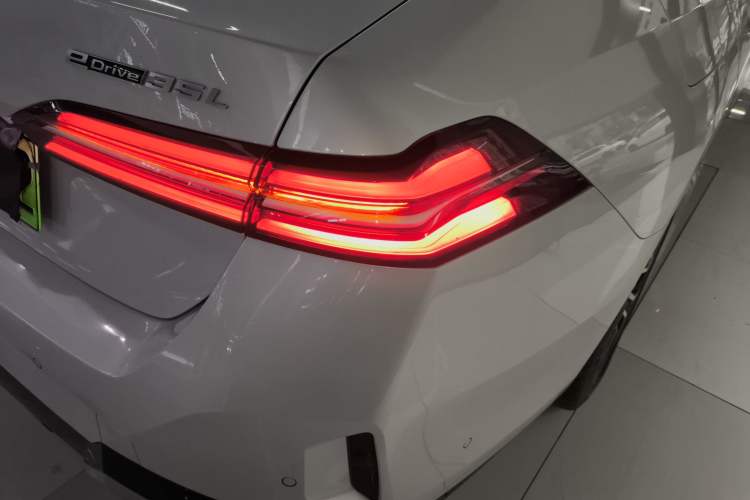 Used BMW i5 2024 eDrive 35L Luxury Model with M Sport Package Right Rear Taillight