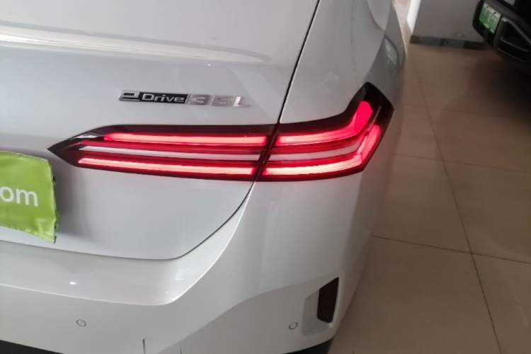 Used BMW i5 2024 eDrive 35L Luxury Model with M Sport Package Right Rear Taillight