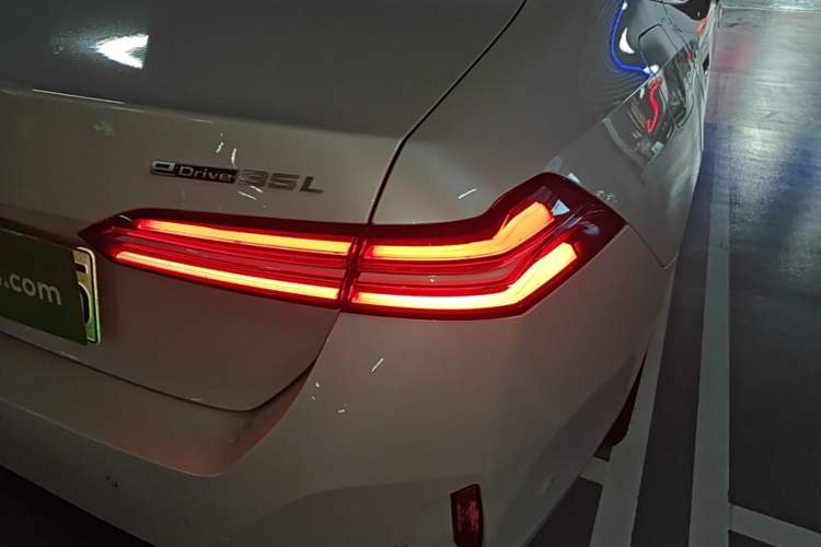 Used BMW i5 2024 eDrive 35L M Sport Package Right Rear Taillight