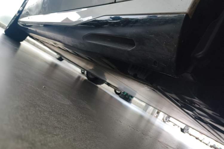 Used BMW i5 2024 eDrive 35L M Sport Package Right Side Sill