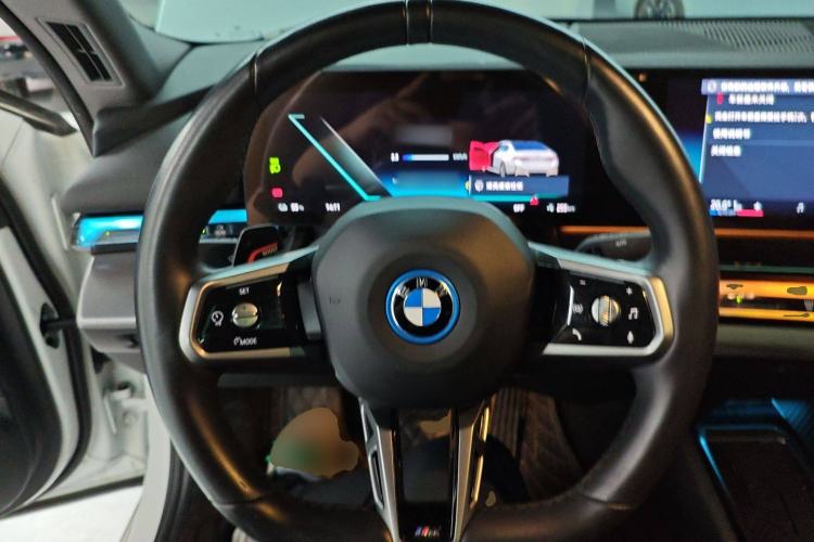 Used BMW i5 2024 eDrive 35L Luxury Model with M Sport Package Steering Wheel