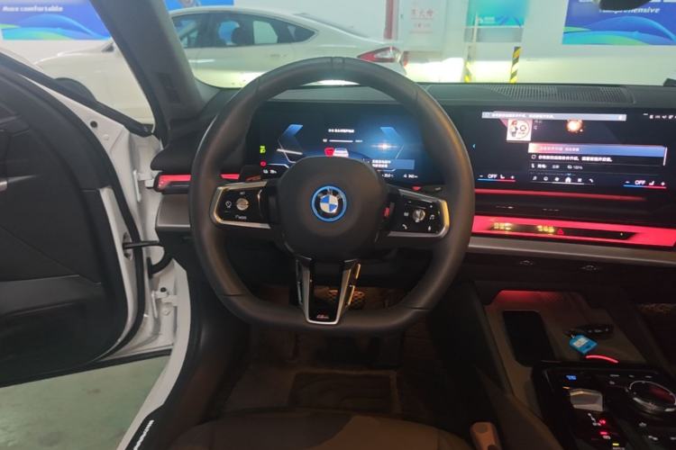 Used BMW i5 2024 eDrive 35L M Sport Package Steering Wheel