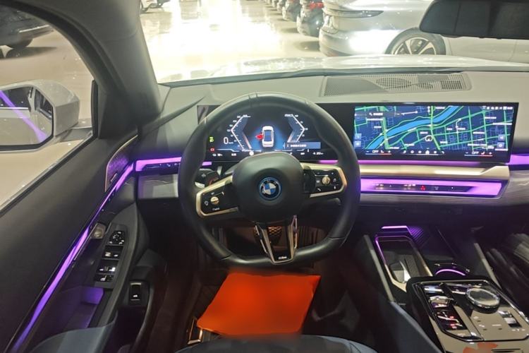 Used BMW i5 2024 eDrive 35L Luxury Model with M Sport Package Steering Wheel