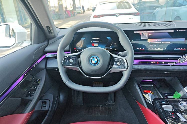 Used BMW i5 2024 eDrive 35L Luxury Package Steering Wheel
