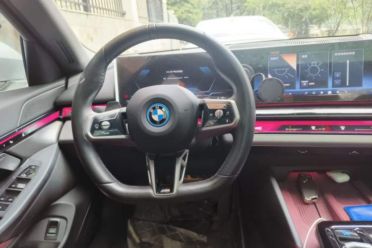 Used BMW i5 2024 eDrive 35L Luxury Model with M Sport Package Steering Wheel