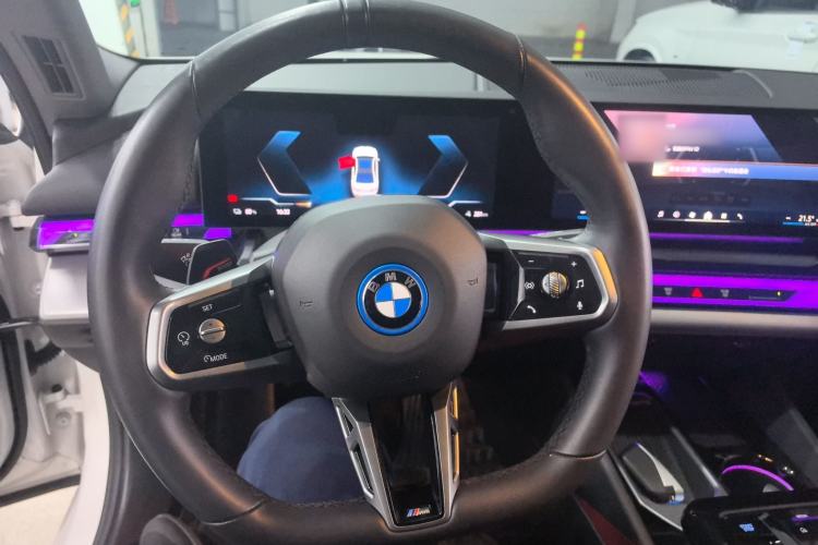 Used BMW i5 2024 eDrive 35L M Sport Package Steering Wheel