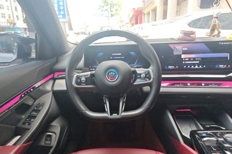 Used BMW i5 2024 eDrive 35L M Sport Package Steering Wheel