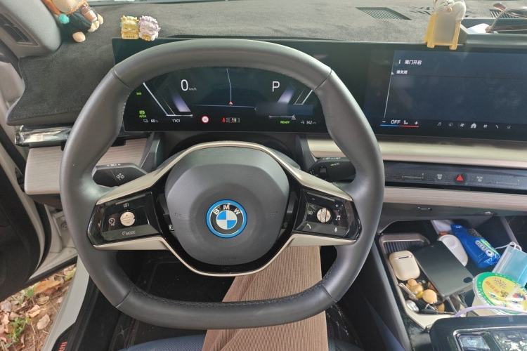 Used BMW i5 2024 eDrive 35L Luxury Package Steering Wheel