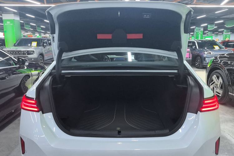 Used BMW i5 2024 eDrive 35L Luxury Model with M Sport Package Trunk