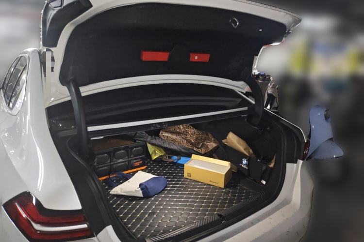Used BMW i5 2024 eDrive 35L Luxury Package Trunk