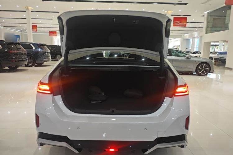 Used BMW i5 2024 eDrive 35L Luxury Model with M Sport Package Trunk