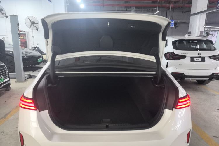 Used BMW i5 2024 eDrive 35L M Sport Package Trunk