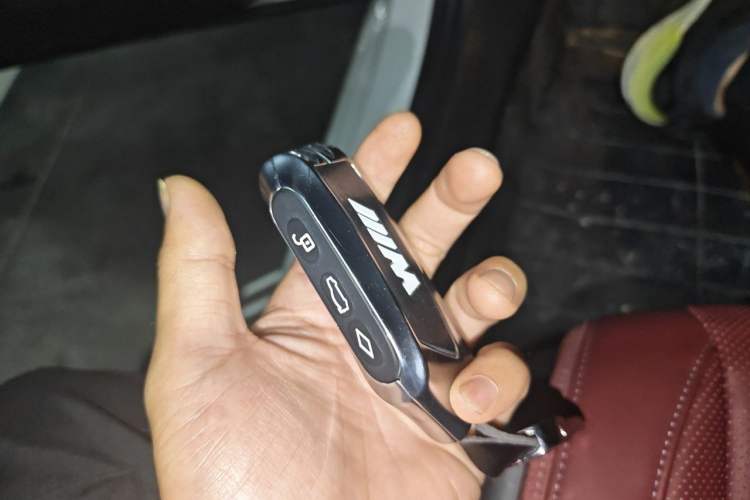 Used BMW i5 2024 eDrive 35L Luxury Package Vehicle Key