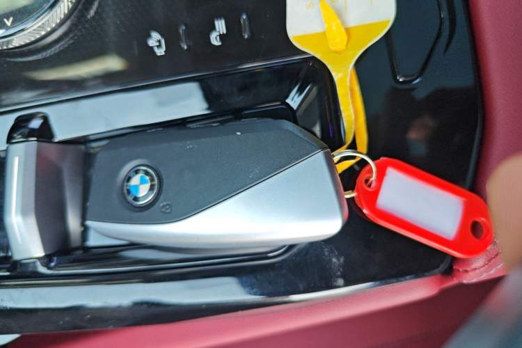 Used BMW i5 2024 eDrive 35L Luxury Package Vehicle Key