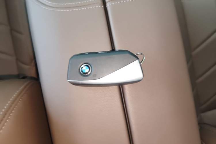 Used BMW i5 2024 eDrive 35L M Sport Package Vehicle Key