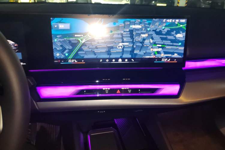 Used BMW i5 2025 eDrive 35L M Sport Package Audio And AC Panel
