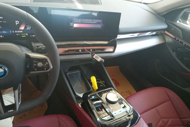 Used BMW i5 2025 eDrive 40L M Sport Package Audio And AC Panel