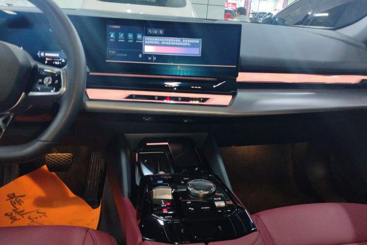Used BMW i5 2025 eDrive 40L M Sport Package Audio And AC Panel